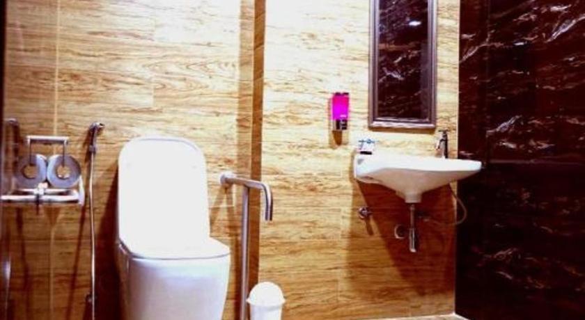 Prinn Hotel Rayong Extérieur photo
