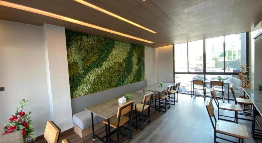 Prinn Hotel Rayong Extérieur photo